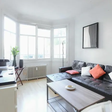 Beautiful Flat Near Arc De Triomphe Paris